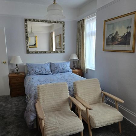 בורנמות' Shoreline Accommodation מראה חיצוני תמונה