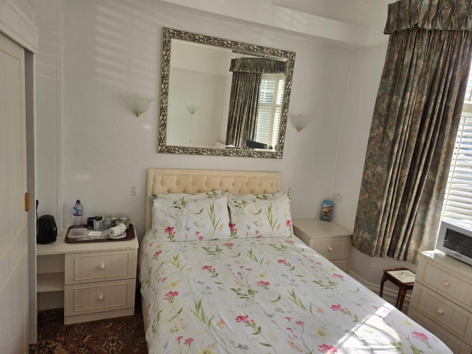 בורנמות' Shoreline Accommodation מראה חיצוני תמונה