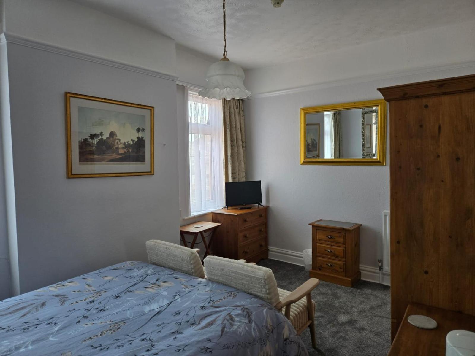 בורנמות' Shoreline Accommodation מראה חיצוני תמונה